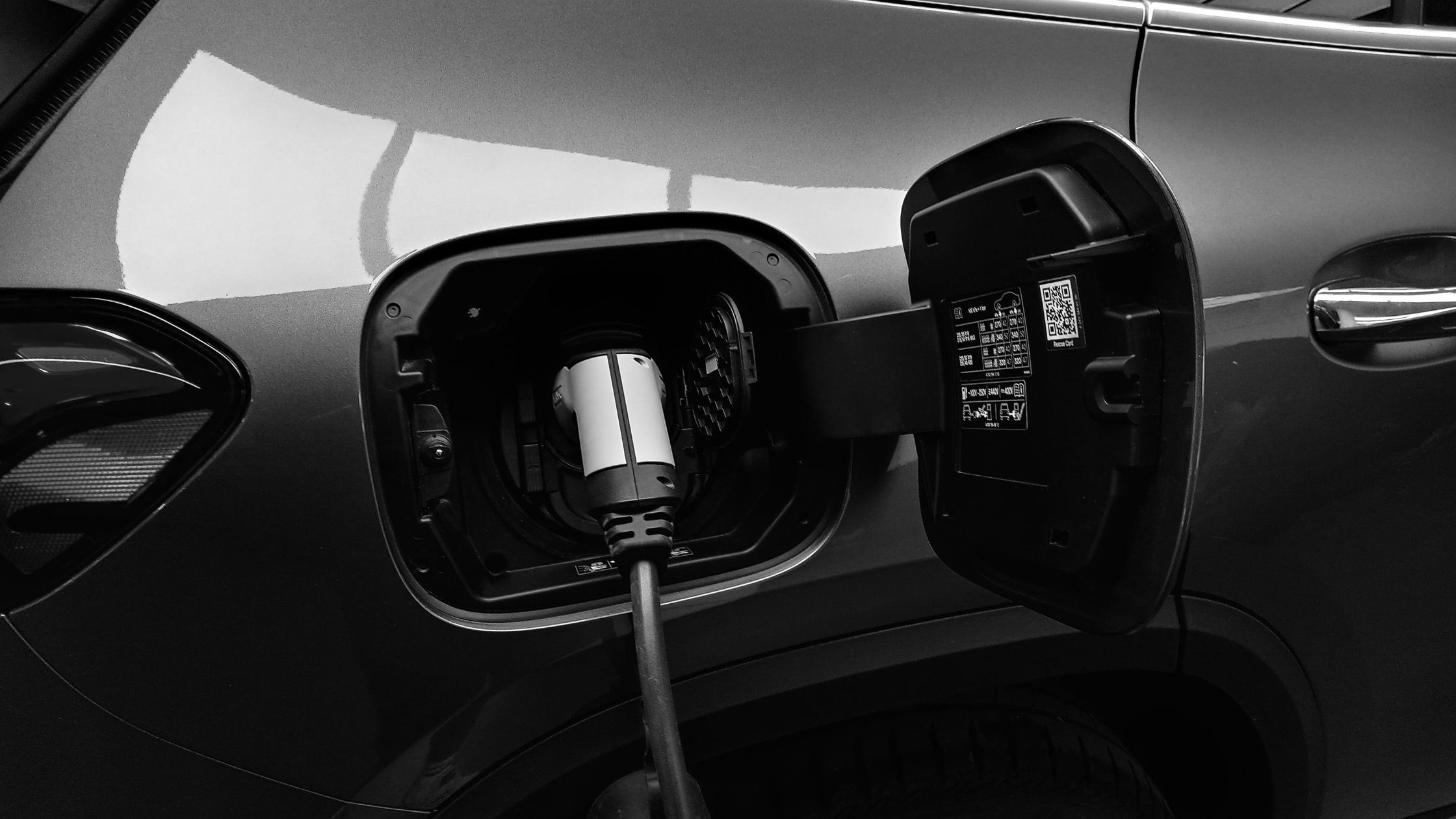 How Hybrid Car Rentals Save You Money on Long Drives