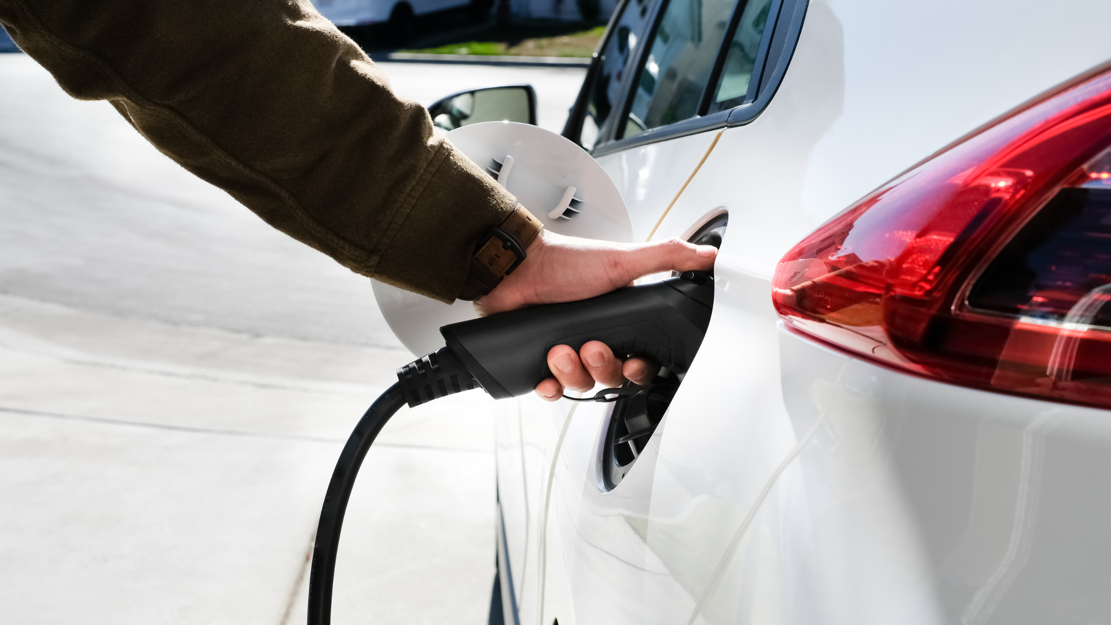 Why Hybrid Cars Are Perfect for Rideshare Drivers ￼